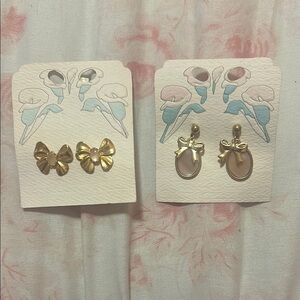 Gold Bow and Oval Earrings Set